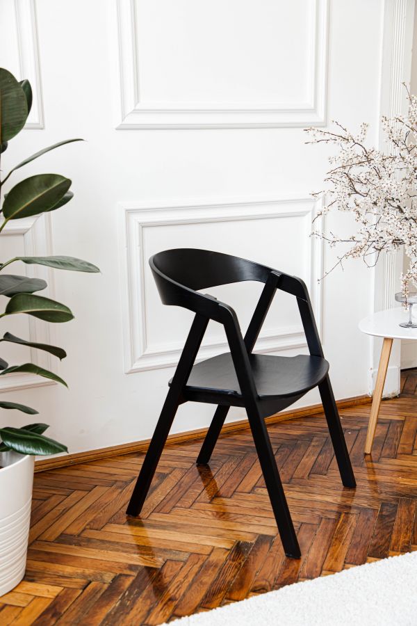 Купити Chair GURU black від MAIIMO