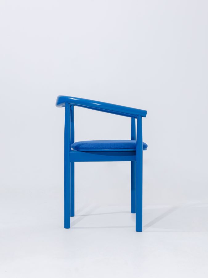 Купити Dining chair CALM RAL with armrests від MAIIMO
