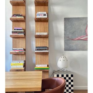 Книжкова полиця LINE