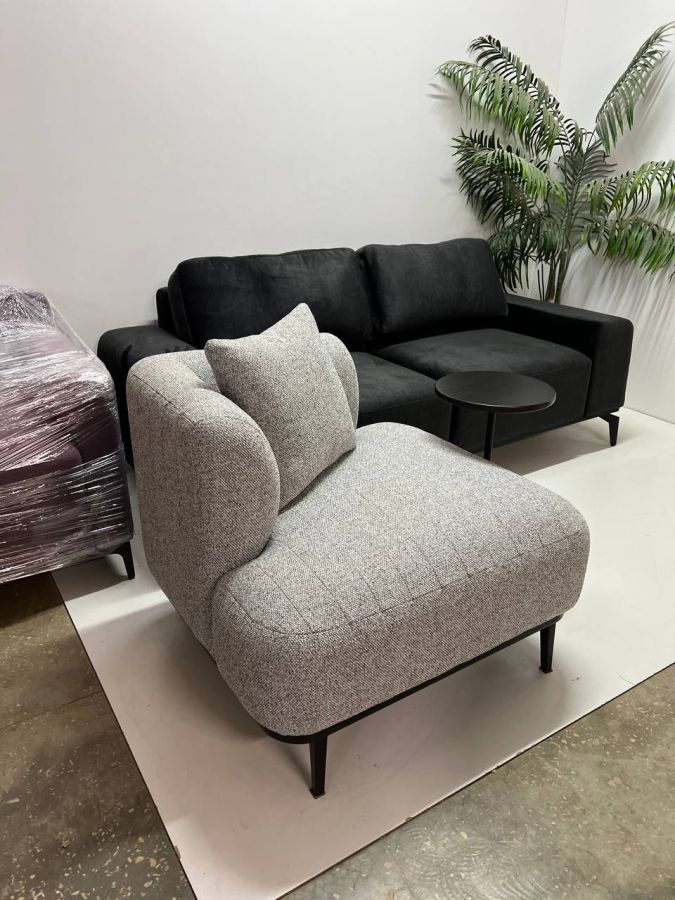 Купити Armchair with a table Soft Comfort  від MAIIMO