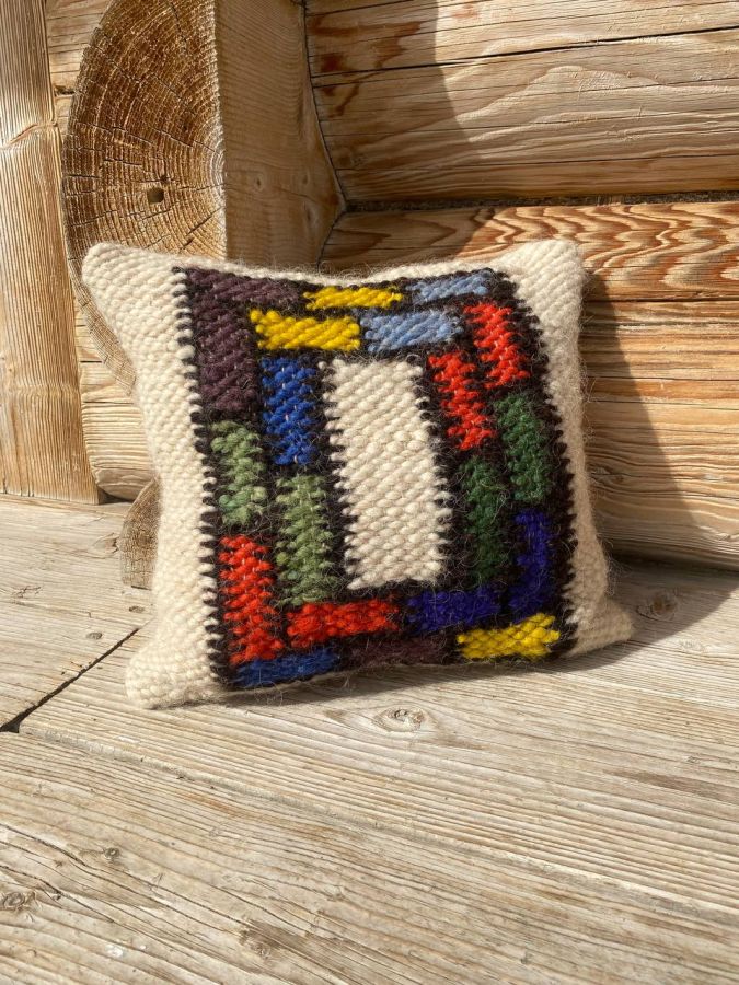 Купити Sheep wool pillow for Easter square від MAIIMO