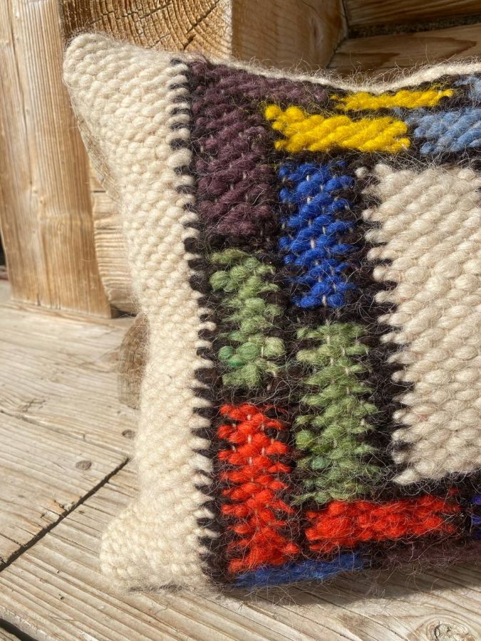 Купити Sheep wool pillow for Easter square від MAIIMO