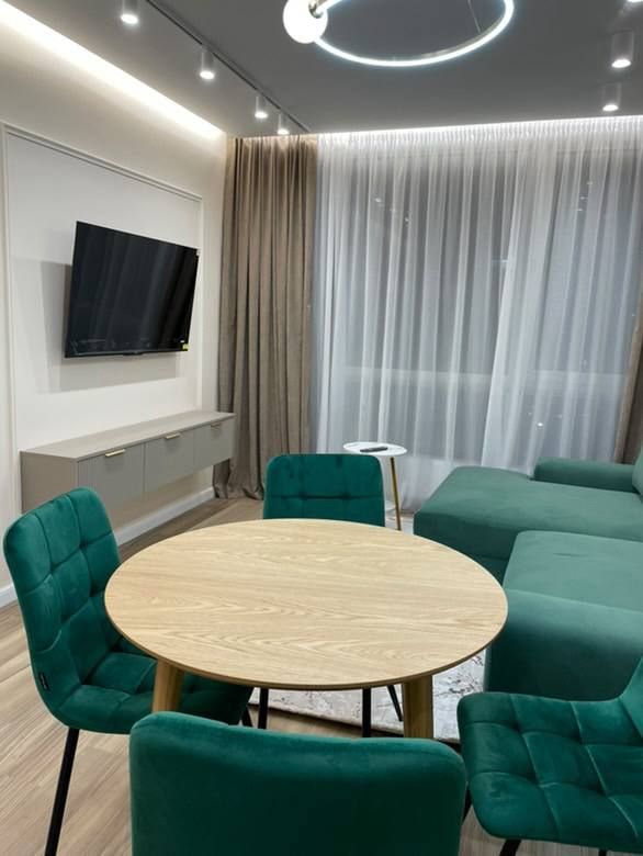 Купити Table DAN round natural oak від MAIIMO