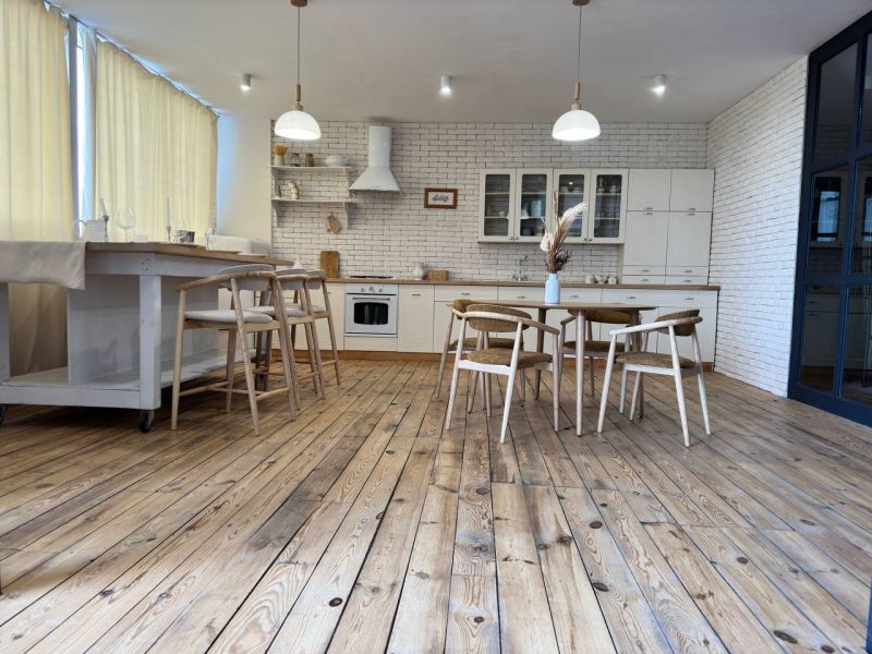 Купити Table DAN round natural oak від MAIIMO
