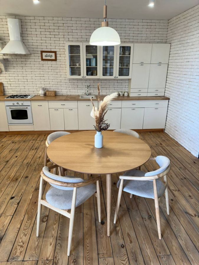 Купити Table DAN round natural oak від MAIIMO