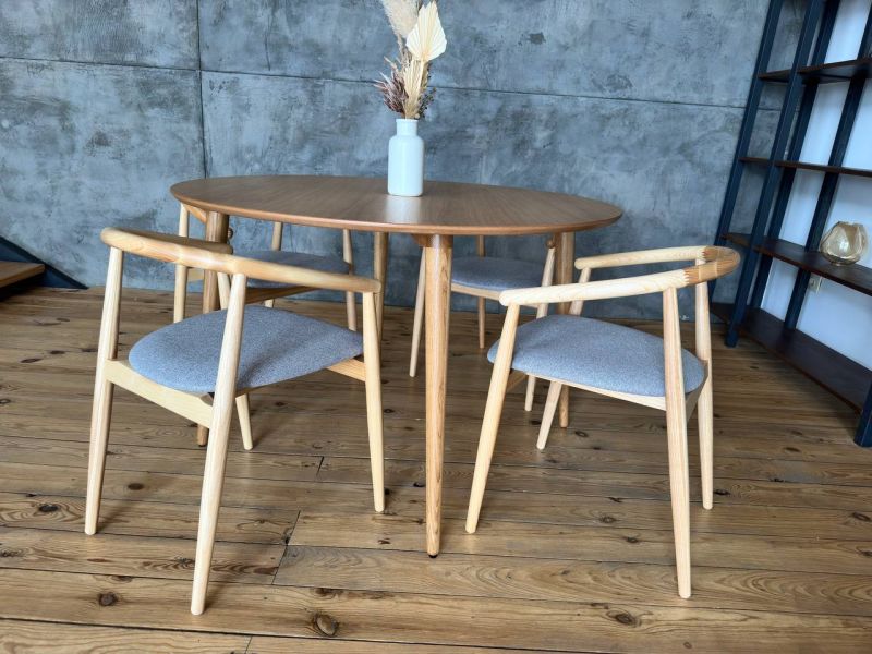 Купити Table DAN round natural oak від MAIIMO