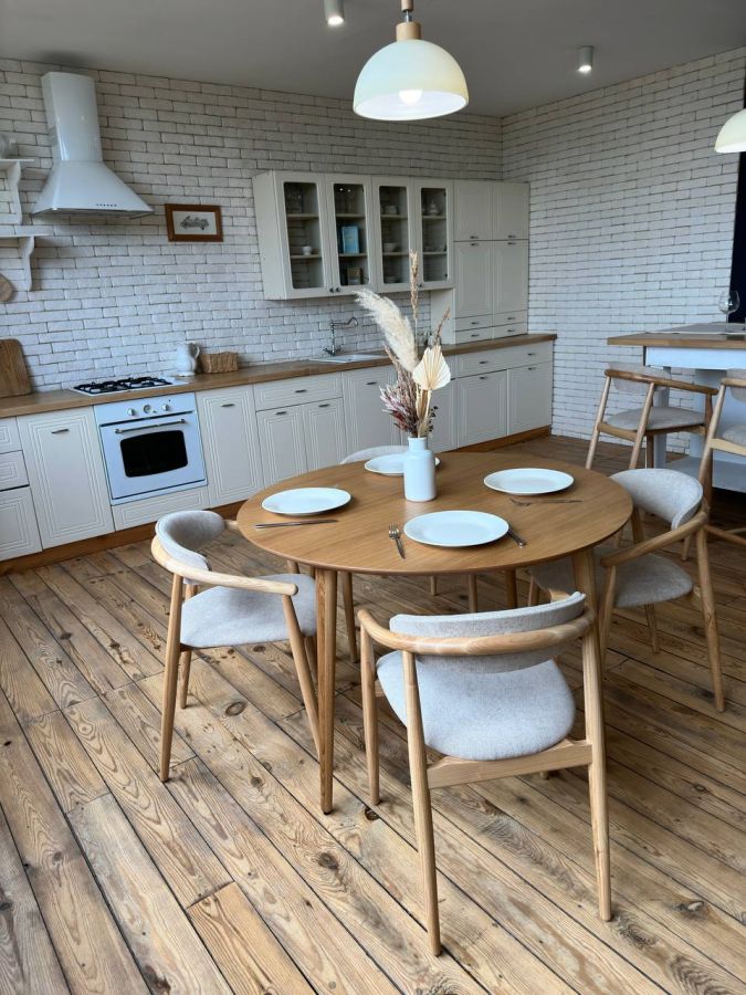 Купити Table DAN round natural oak від MAIIMO