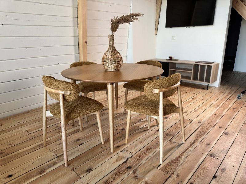Купити Table DAN round natural oak від MAIIMO