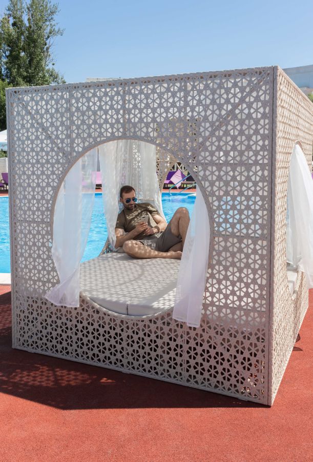 Купити Outdoor lounge sofa gazebo CUBE від MAIIMO