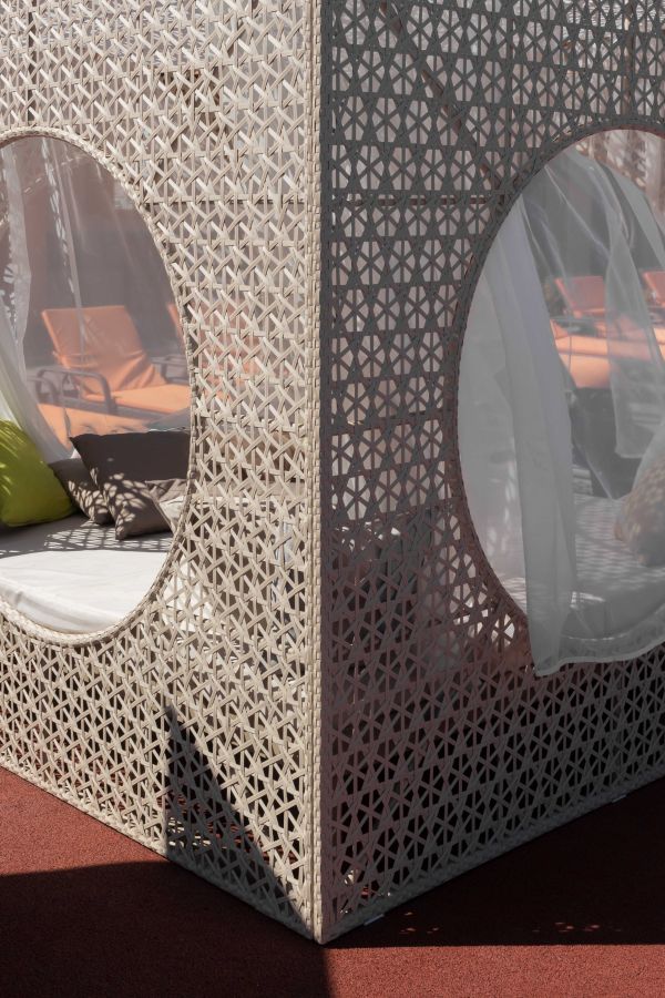 Купити Outdoor lounge sofa gazebo CUBE від MAIIMO